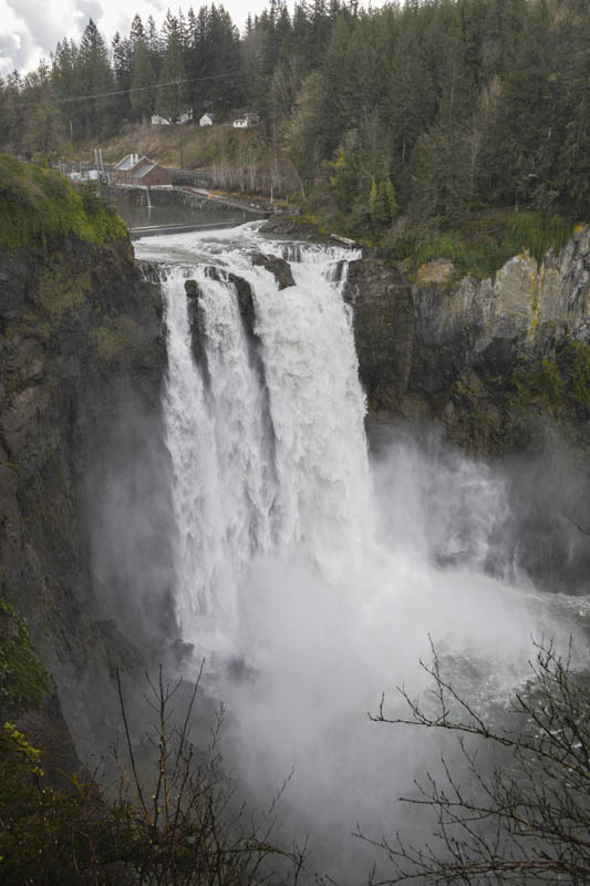 snoqualmie falls