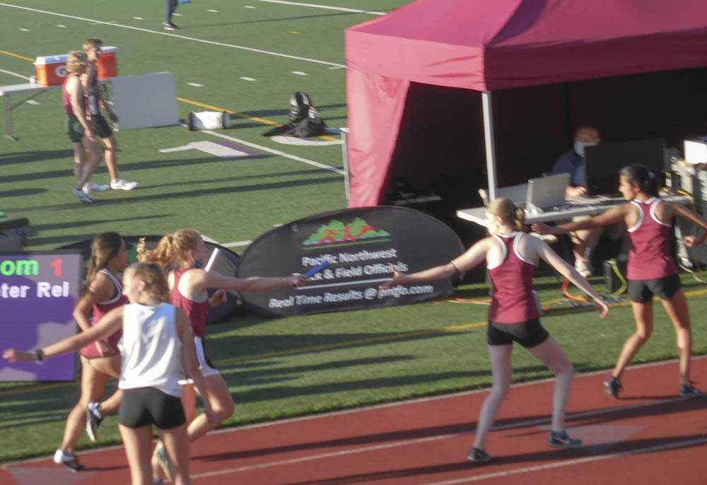 maddy track meet 4x4 relay