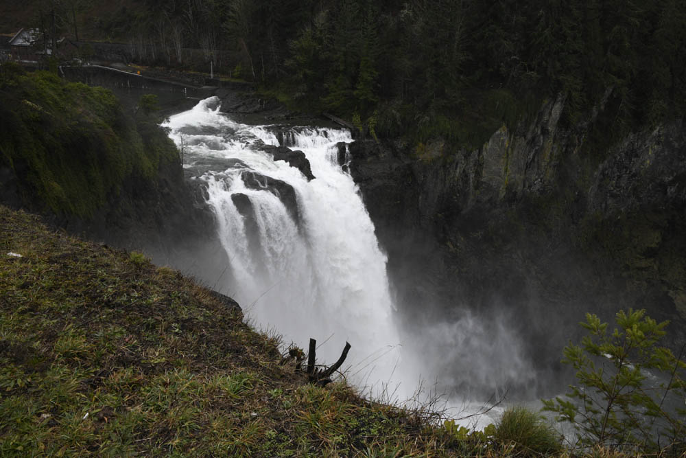 snoqualmie falls