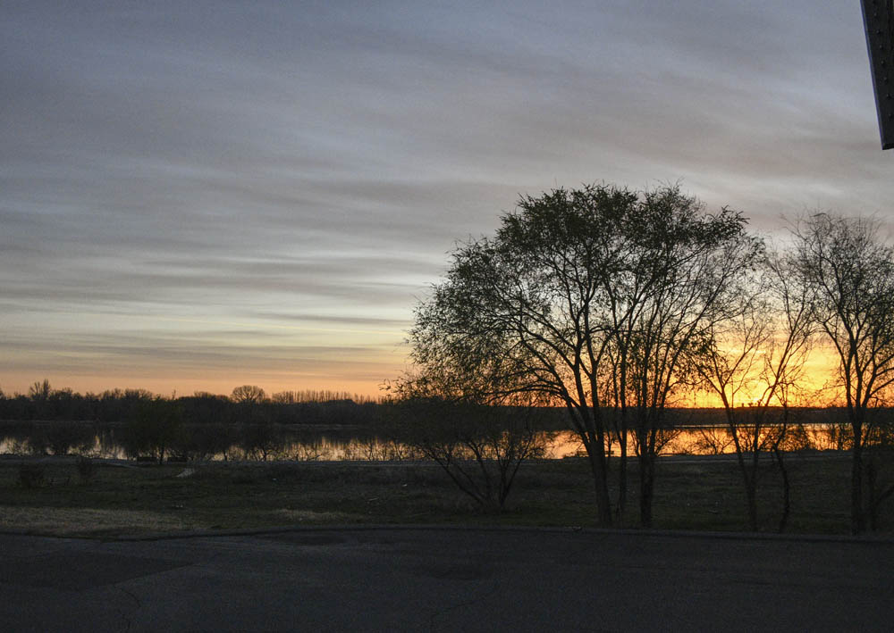 columbia river sunrise