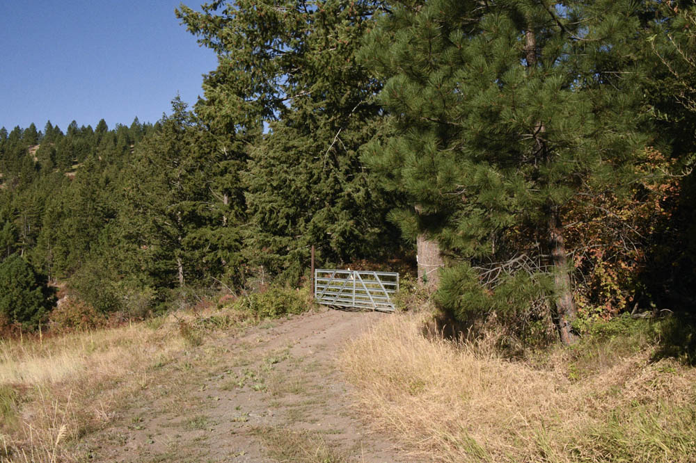 gate at county road